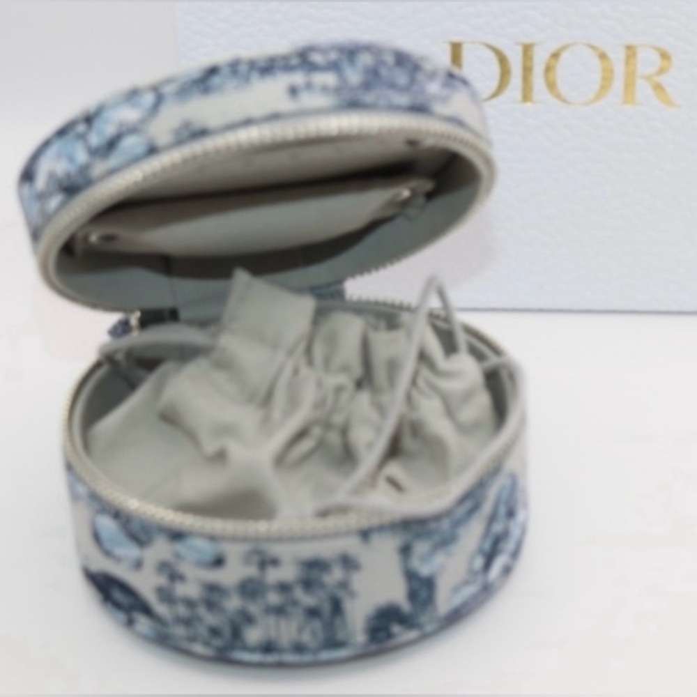Dior Around The World Blue and White Travel Bag/case Brand new!! - Picture 9 of 11